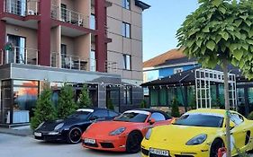 Biruza Club